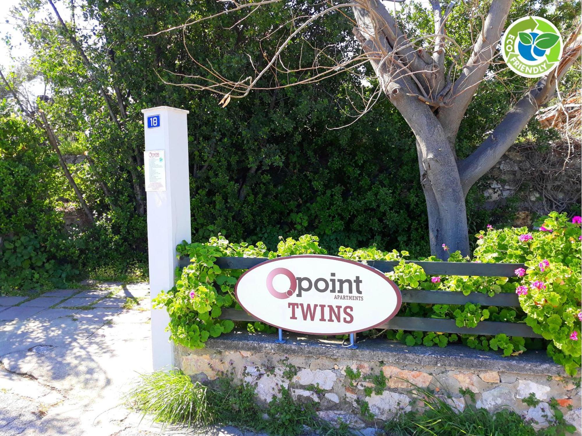 Point Twins Apartments Vrontados Bagian luar foto