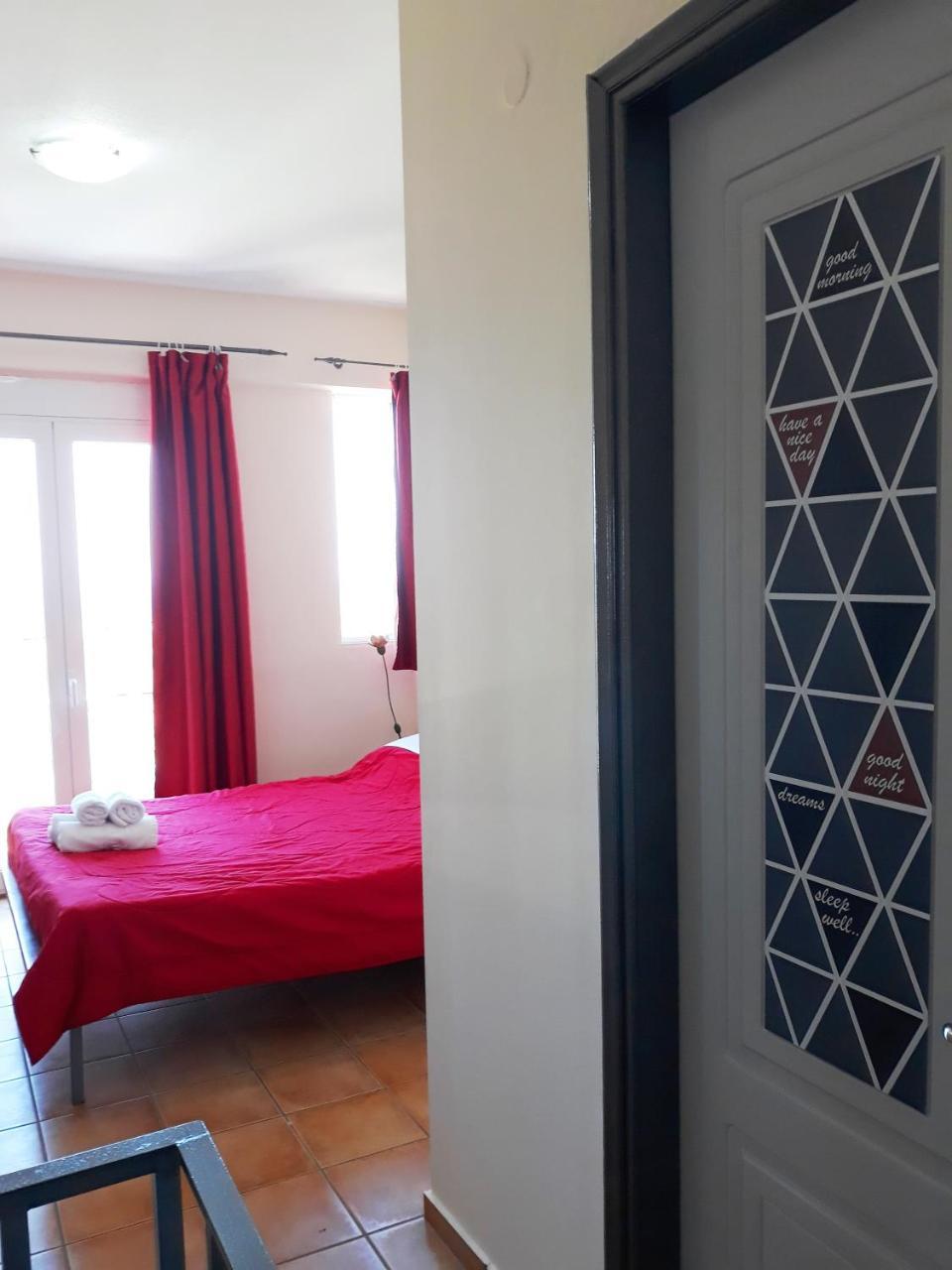 Point Twins Apartments Vrontados Bagian luar foto