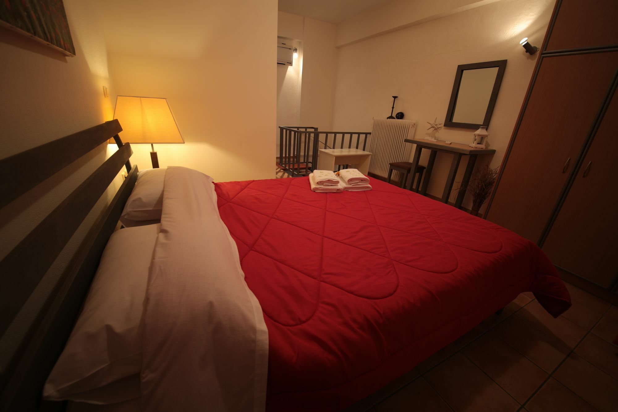 Point Twins Apartments Vrontados Bagian luar foto