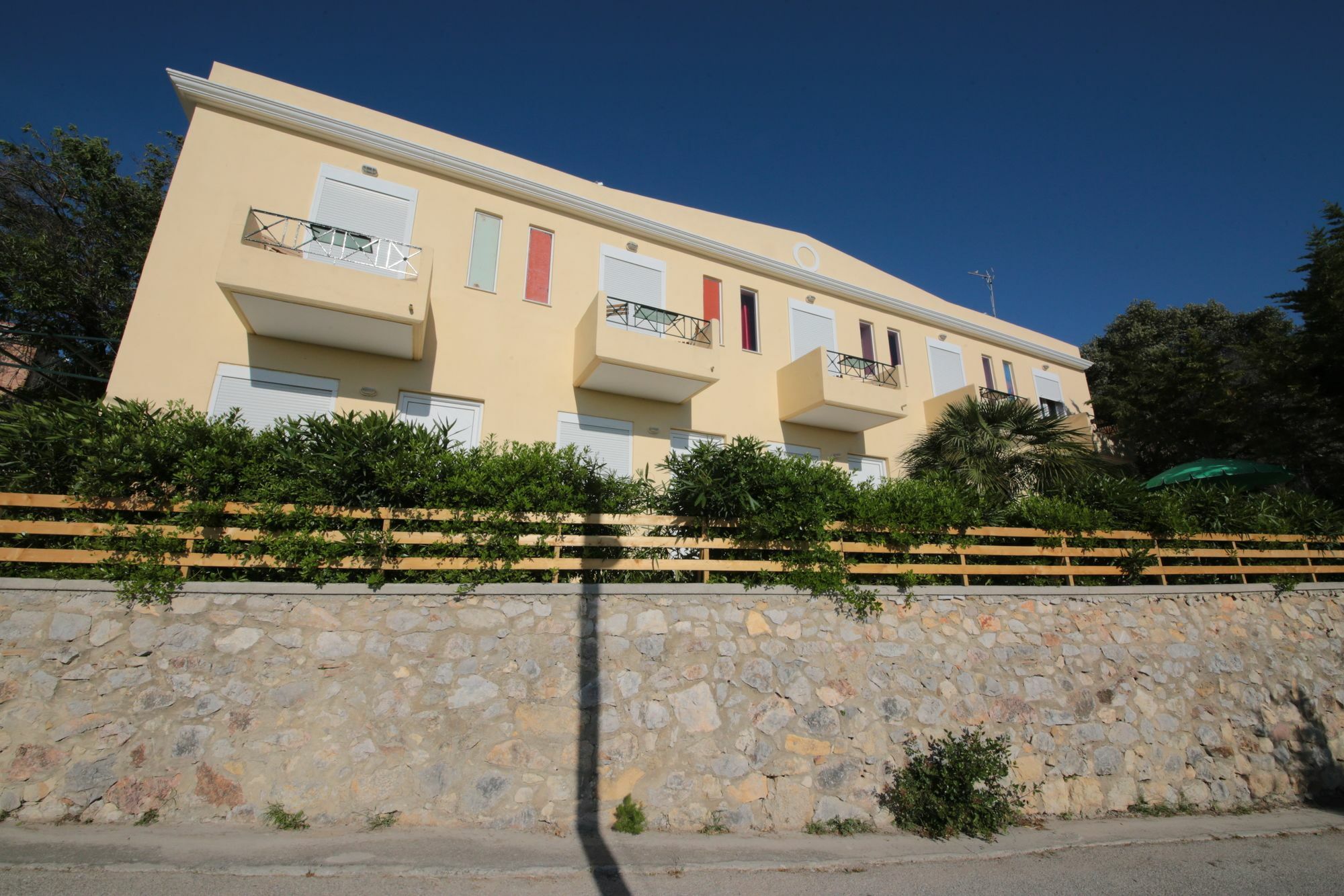 Point Twins Apartments Vrontados Bagian luar foto